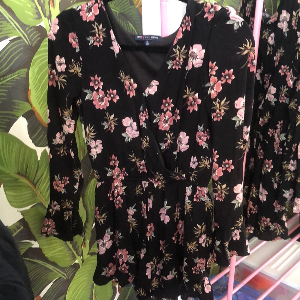 Four romper bundle - Picture 6 of 8